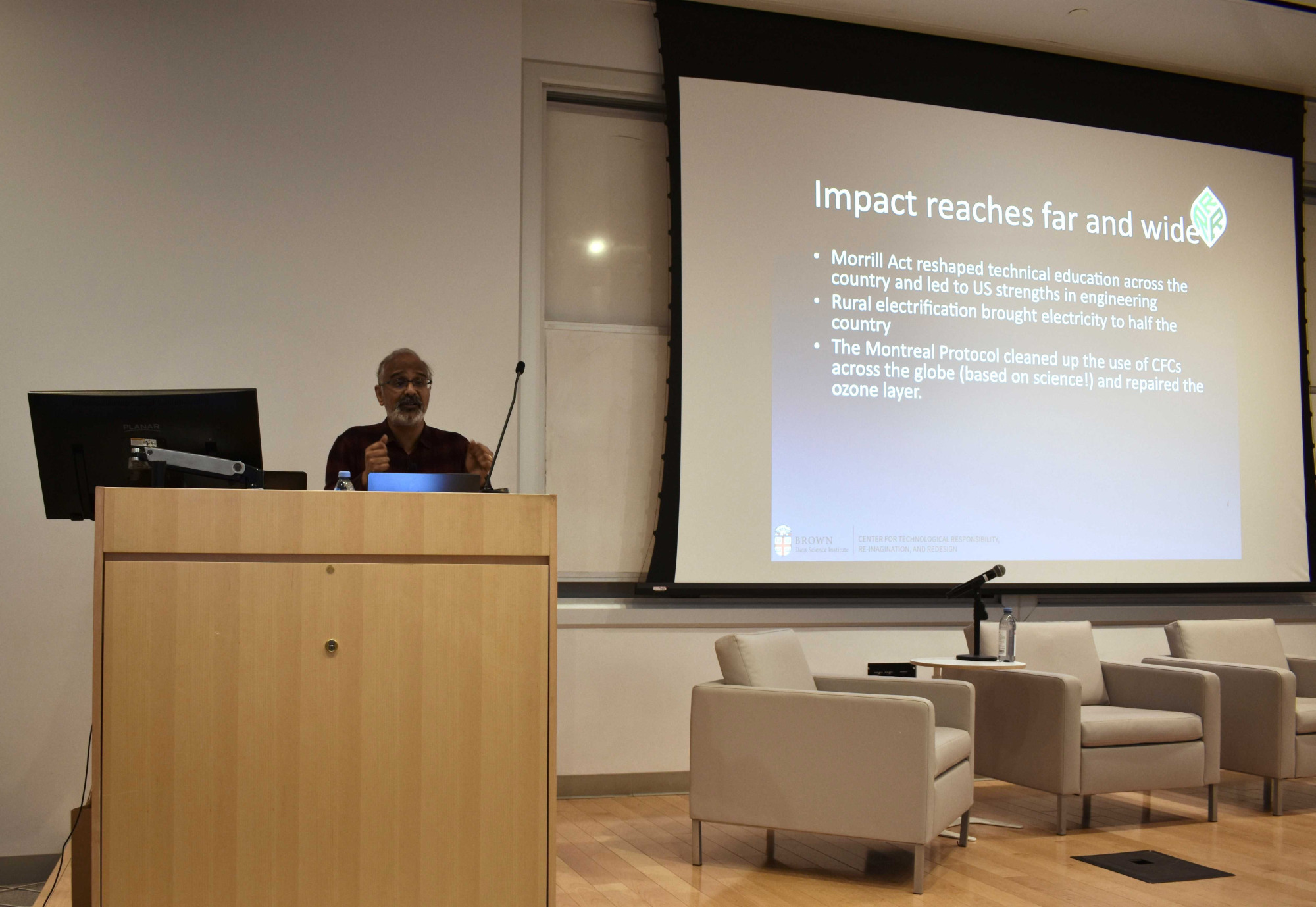 Dr. Suresh Venkatasubramanian delivering the keynote address.